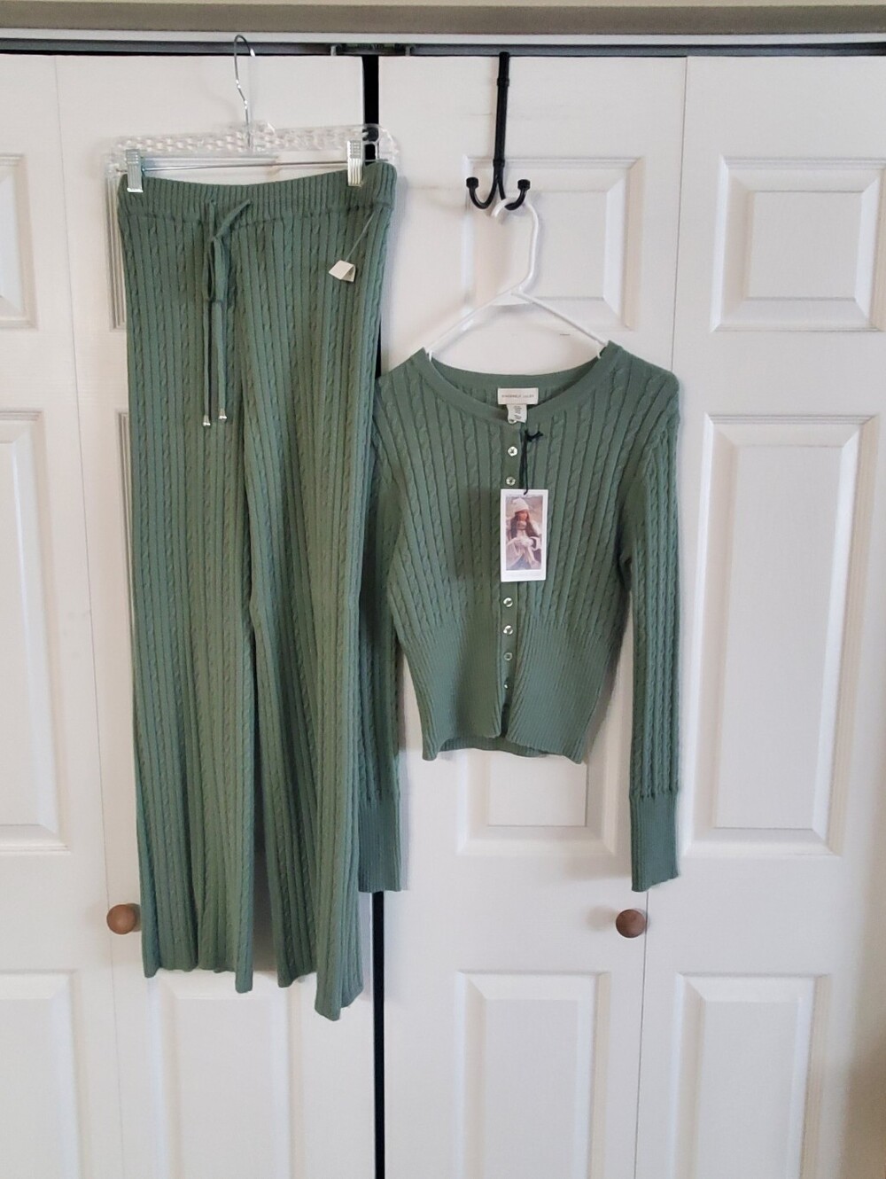 SINCERELY JULES NWT. LOUNGEWEAR SET. MED. CABLE KNIT. SAGE MINT GREEN. - Picture 1 of 10